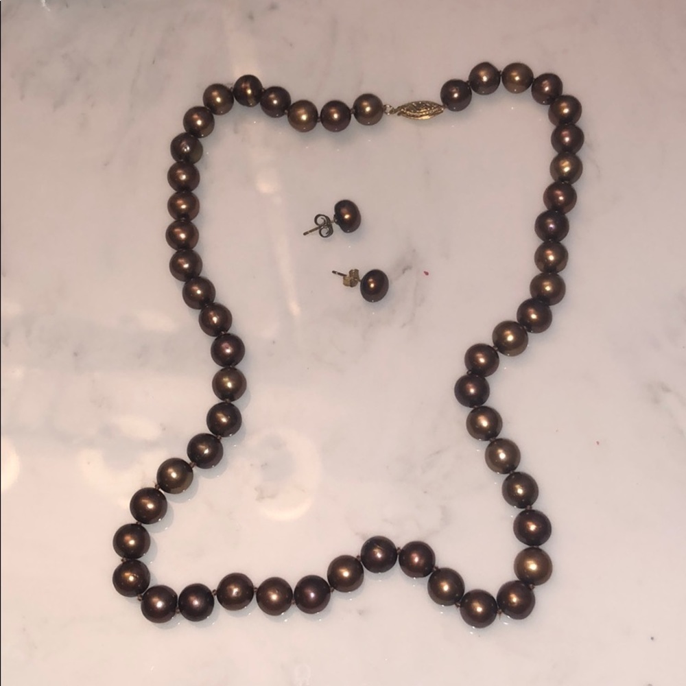 Brown cultured pearl necklace and earring set